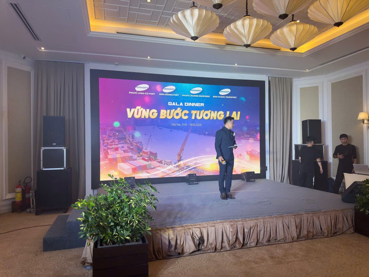 Ký Hợp Đồng 1 Năm Âm Thanh Ánh Sáng Resort Mũi Né – Phan Thiết – Bình Thuận | Giá Tốt Nhất