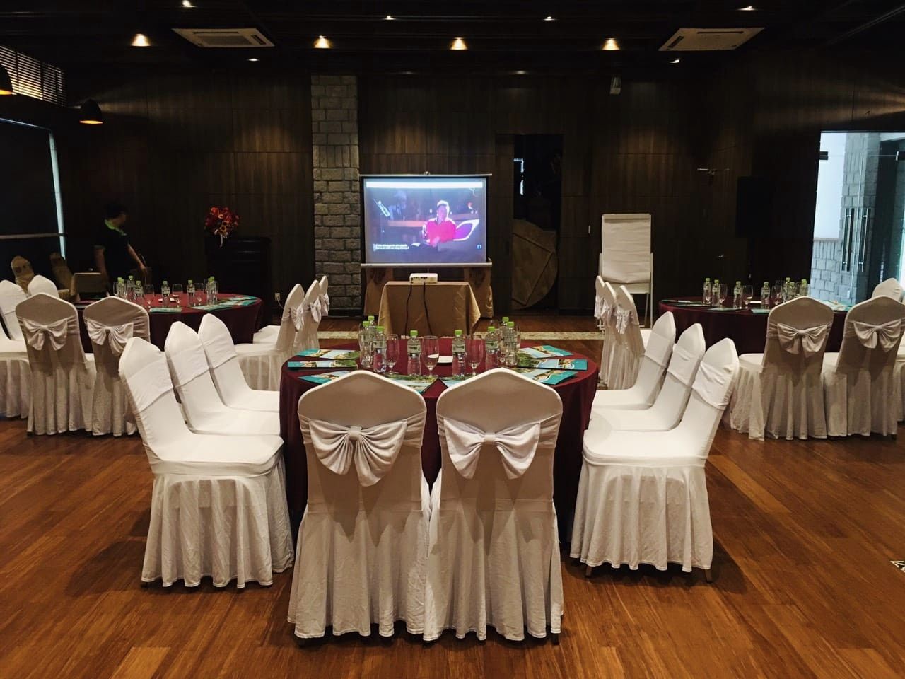 Tổ chức show hội nghị chuyên nghiệp tại Phan Thiết | Tổ chức sự kiện chuyên nghiệp Hà Nhí Event