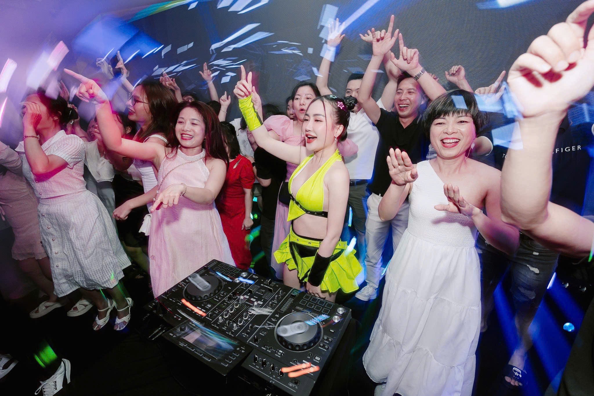 Dj nữ chuyên nghiệp Ninh Thuận, Bình Thuận trọn gói