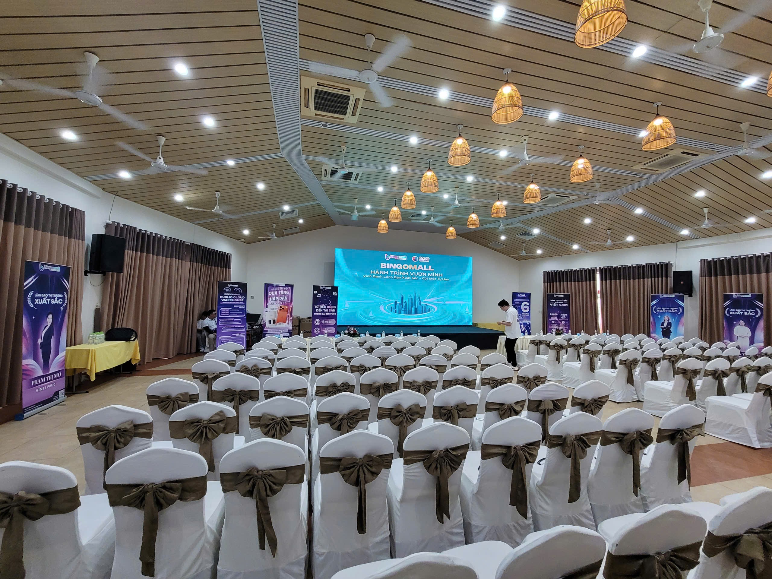 hợp đồng một năm trọn gói dịch vụ âm thanh ánh sáng, sân khấu tại resort Mũi Né, Tiến Thành, Kê Gà, Ninh Chữ, Ninh Thuận, Phang Rang