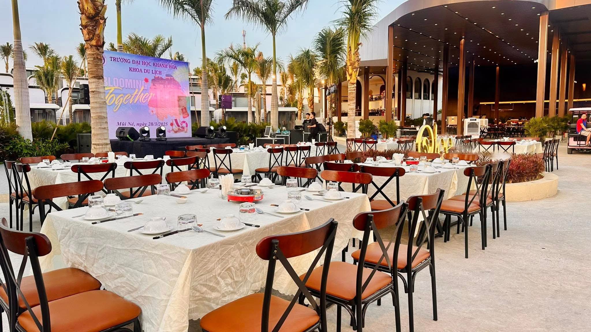 ký hợp đồng dịch vụ trọn gói một năm tại resort Mũi Né, Tiến Thành, Kê Gà, Ninh Chữ, Ninh Thuận, Phang Rang