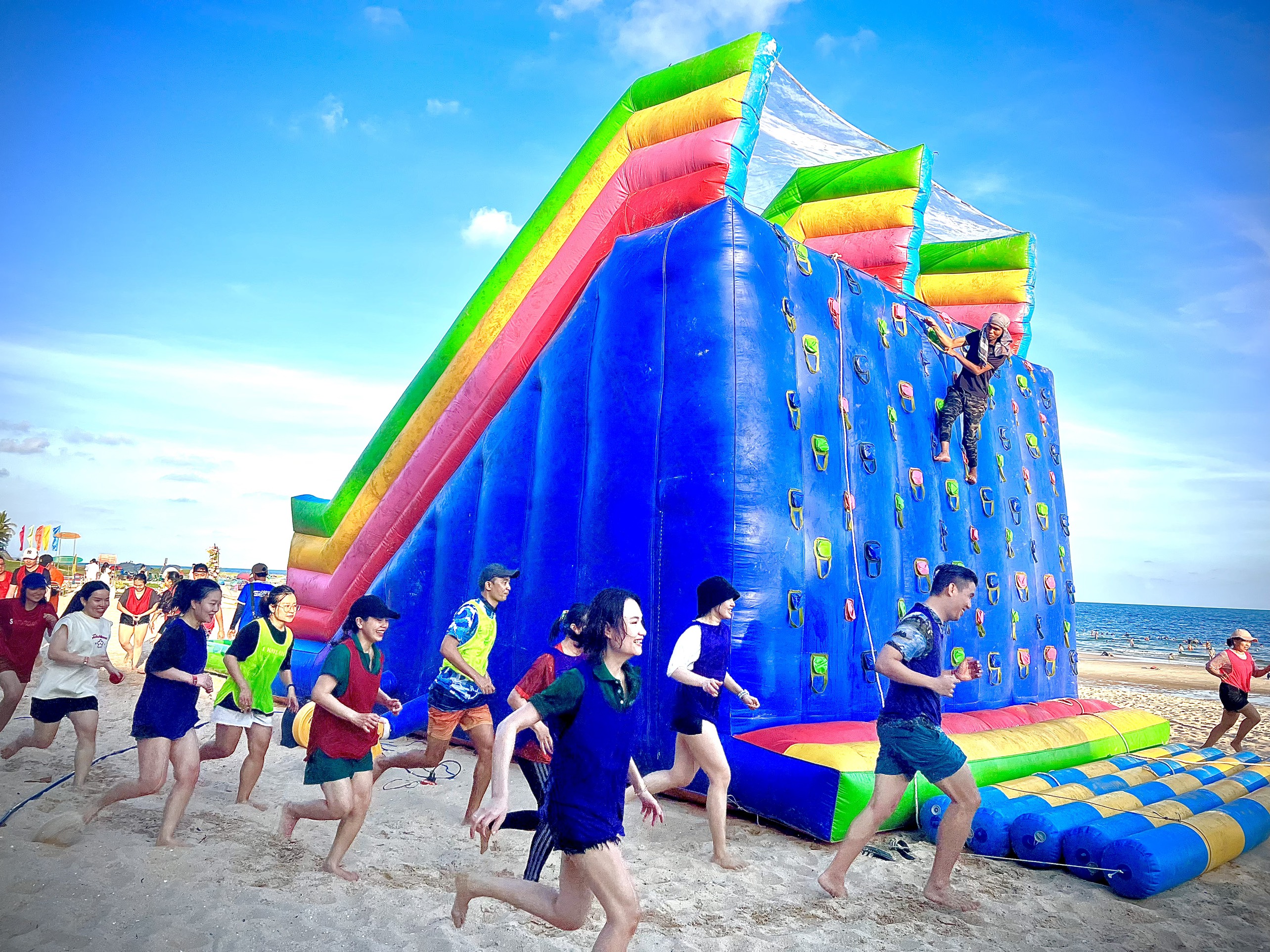 Tổ chức trọn gói team building chuyên nghiệp Phan Thiết Bình Thuận