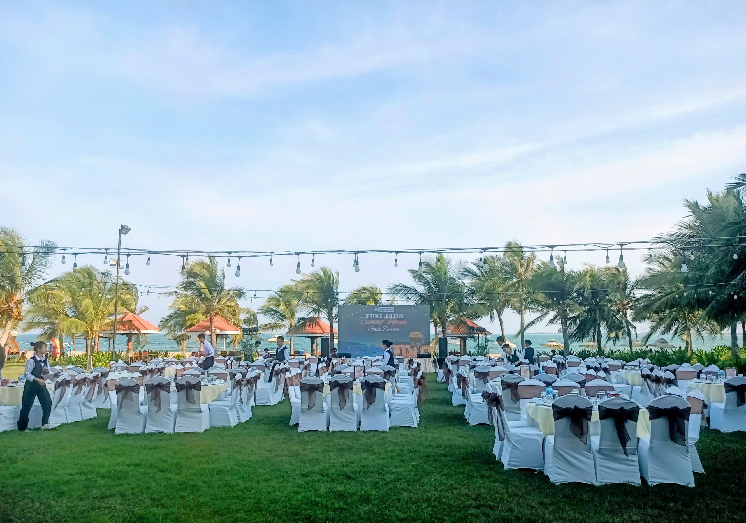 Trọn gói gala dinner, year end party, tất niên cuối năm tại Phan Thiết, Bình Thuận, Ninh Chữ, Ninh Thuận, vĩnh hy, cam ranh