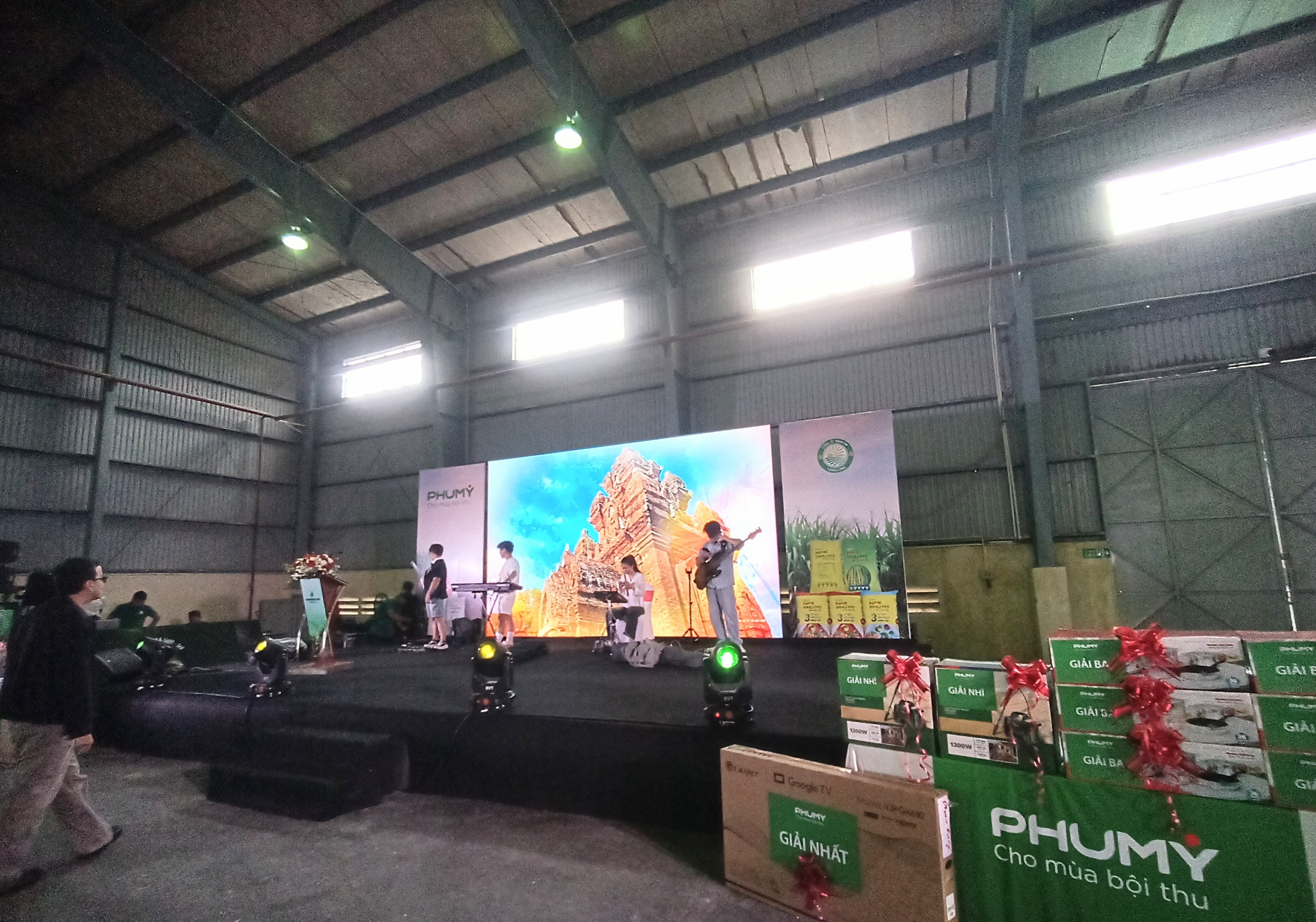 trọn gói sự kiện âm thanh ánh sáng, sân khấu, màn hình led Ninh Thuận, Bình Thuận chuyên nghiệp